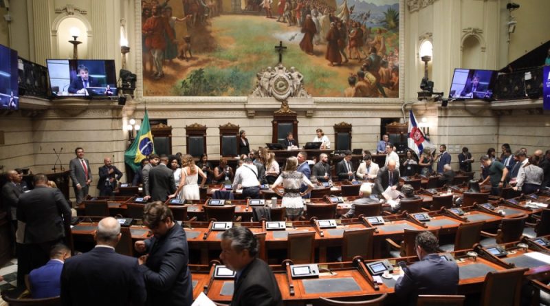 Câmara do Rio retoma atividades legislativas com análise de vetos