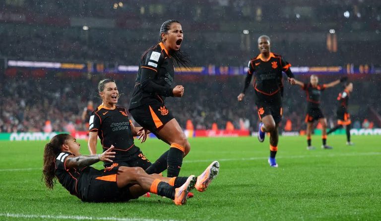 Conquista inédita do Corinthians reforça protagonismo do futebol feminino no Brasil