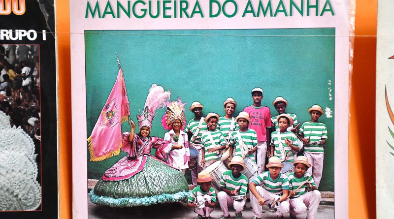 Resende celebra carnaval em exposição que resgata discos raros da folia