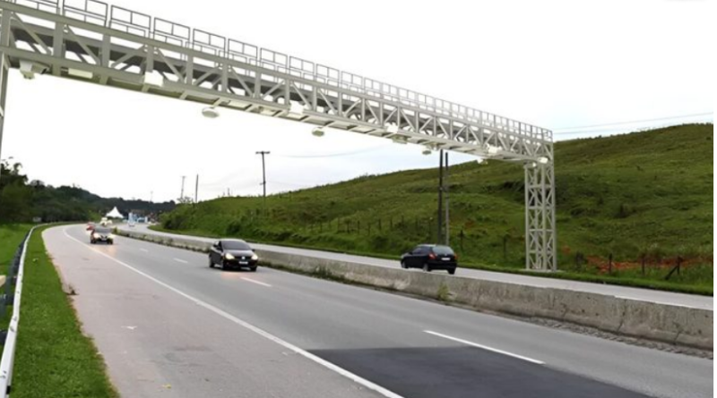 Contramão para escapar de pedágio eletrônico dá multa, processo e dor de cabeça