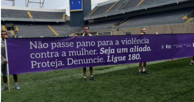 Final da Supercopa Feminina é marcada por mobilização contra a violência à mulher