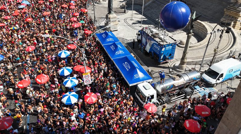 Cedae garante hidratação no último fim de semana de carnaval em megablocos e desfiles da Série Bronze