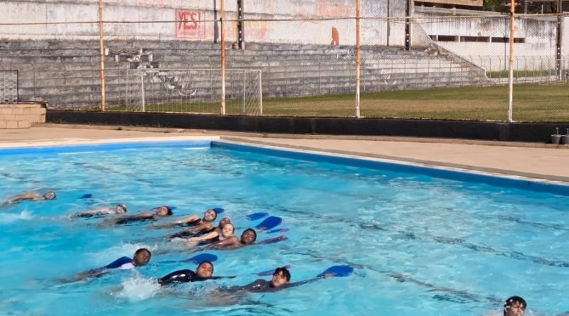 Prefeitura de Três Rios abre inscrições para aulas de natação com vagas para crianças e adolescentes