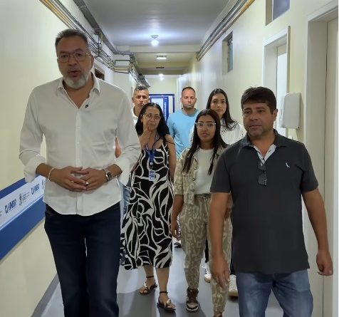 Prefeito Canella fiscaliza o funcionamento das unidades de saúde de Belford Roxo no Carnaval