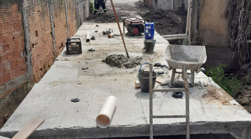 Prefeito Neto visita obras de canalização do Córrego Açude em Volta Redonda