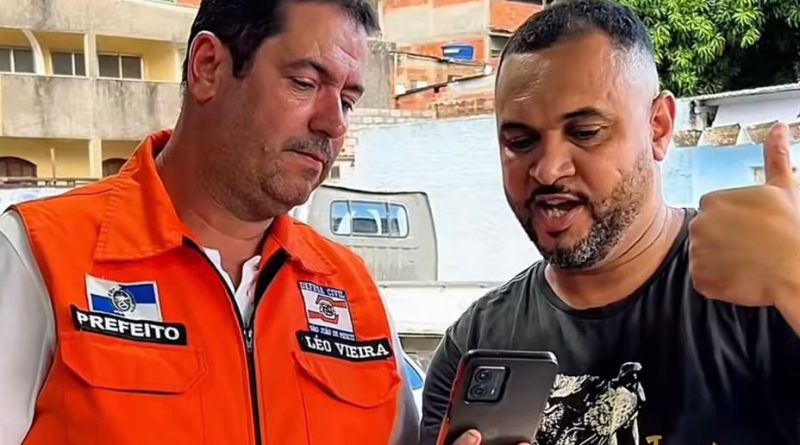 Prefeito de Meriti Léo Vieira anuncia entrega de geladeira, fogão e outras mobílias para vítimas afetadas pelas chuvas