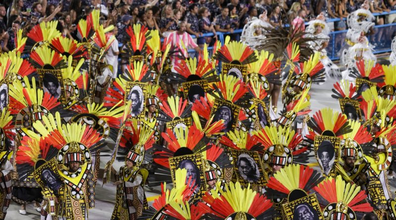 Governo do Estado investe R$ 77 milhões e Carnaval 2026 começa movimentando bilhões no primeiro dia de folia