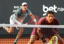 João Fonseca e Marcelo Melo disputam semifinal de duplas no Rio Open