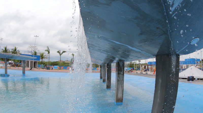 Governo do Estado: Para amenizar o calor, cascata é destaque entre as atrações do Parque RJ Nosso Sonho, em São Gonçalo