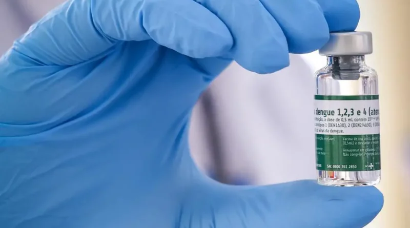 Profissionais da rede municipal de saúde começam a ser vacinados contra dengue