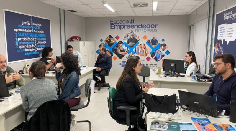 Petrópolis: Espaço Empreendedor registra mais de 800 atendimentos em janeiro de 2026