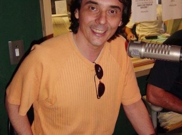 Ricardo Schnetzer, dublador de Tom Cruise e Al Pacino, morre aos 72 anos