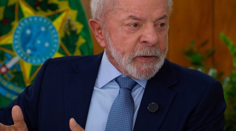 Lula diz que está na hora de mudar a jornada de trabalho do País