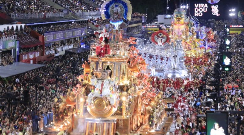 Beija-Flor e Viradouro são os destaques do segundo dia de desfiles do Grupo Especial