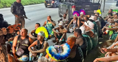 Mais de 120 bate-bolas são detidos pelo Choque na Avenida Brasil; armas e drogas são encontradas