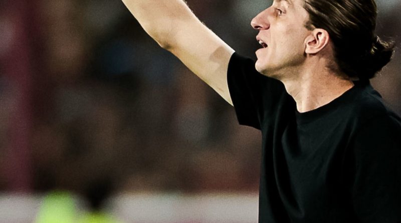 Filipe Luís aponta atuação abaixo do Flamengo contra o Lanús e vê resultado justo