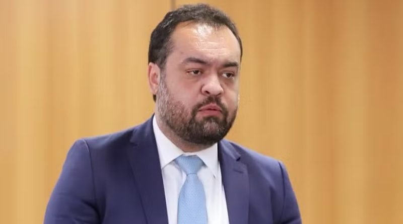 Castro e líderes da centro-direita fecham acordo e levam nome de Douglas Ruas a Flávio Bolsonaro; Nicola Miccione é favorito ao mandato-tampão