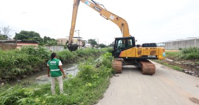 Governo do Estado do Rio envia maquinário para Duque de Caxias para auxiliar locais afetados pelas chuvas
