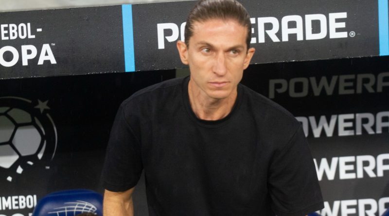 Filipe Luís avalia momento ruim após vice na Recopa: ‘Confiança só volta com vitórias’