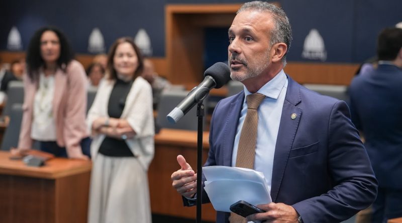 ALERJ: Ferros-velhos flagrados com cobre de fios das concessionárias públicas poderão ser fechados