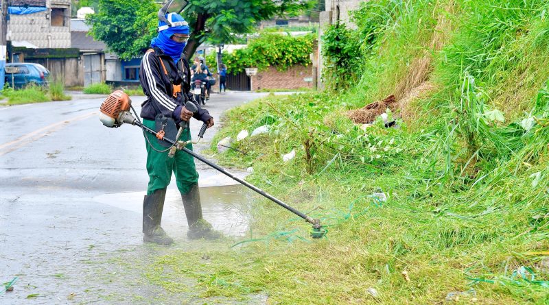Secretaria Municipal de Conservação de Belford Roxo realiza mutirão&nbsp;de limpeza nos bairros Bom Pastor e Santa Amélia