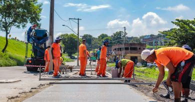 Prefeitura de São Gonçalo concreta novas calçadas em obras na entrada do Porto do Rosa
