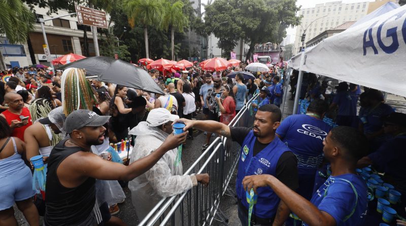 Carnaval 2026: Governo do Estado amplia cuidados com saúde e hidratação para moradores e turistas no Rio de Janeiro