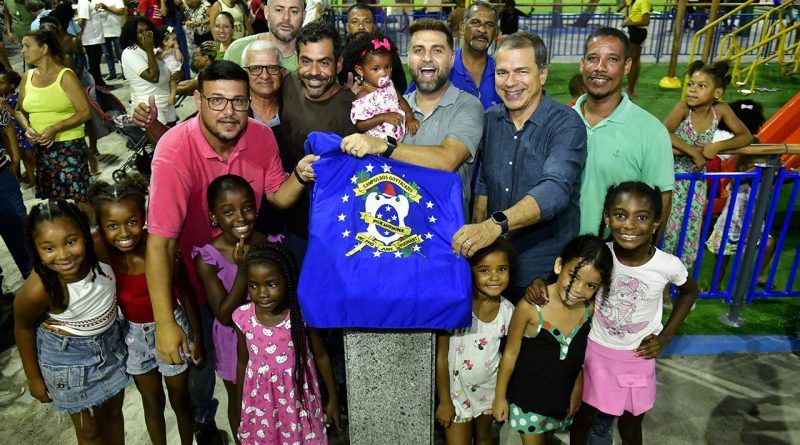 Prefeito de Campos Wladimir Garotinho inaugura praça no Tapera III