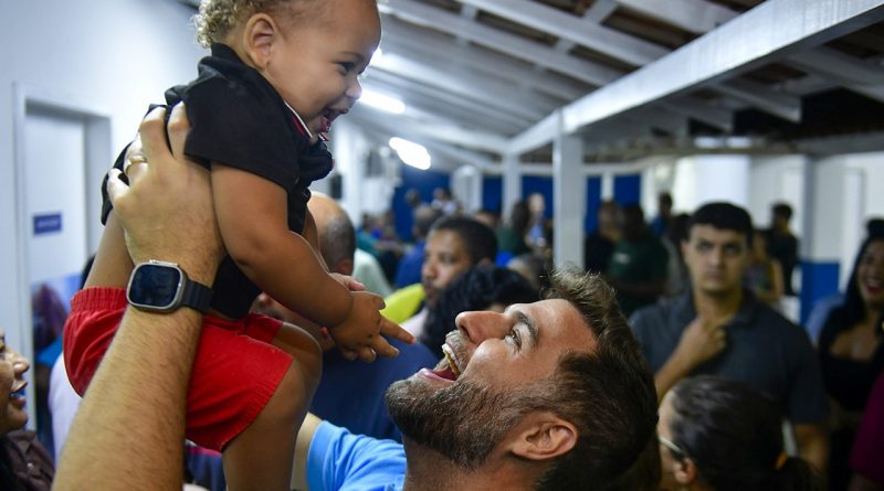 Prefeito de Campos Wladimir inaugura reforma da UBSF Santos Dumont em Guarus