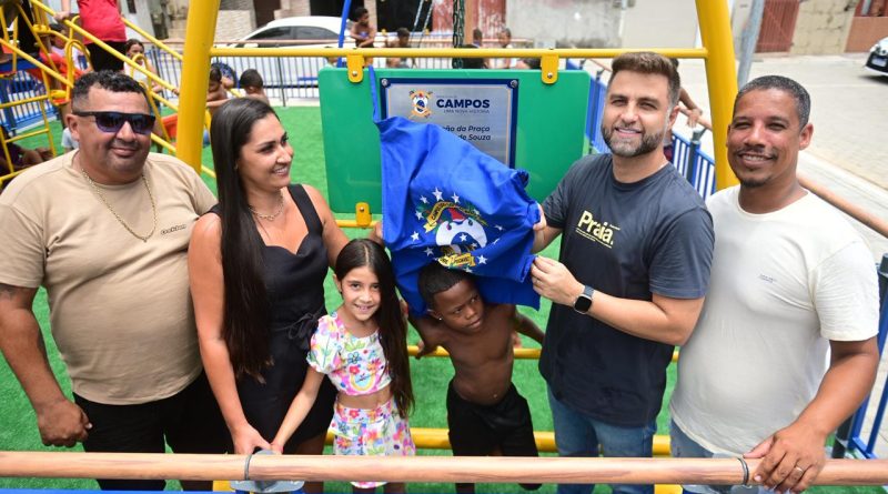 Prefeito de Campos Wladimir inaugura Praça Amaro Nilton na Vila dos Pescadores