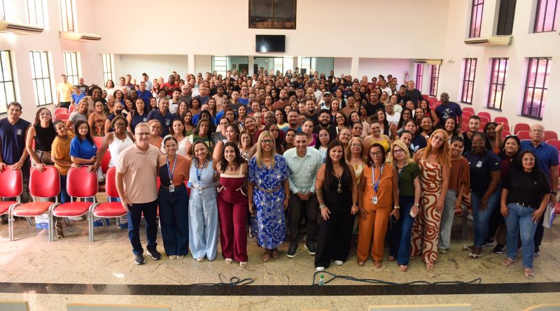 Secretaria Municipal de Educação de Belford Roxo promove capacitação e formação para os inspetores de disciplina na Vila Entre Rios