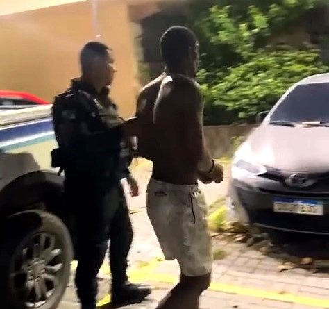 Homem é detido por ameaçar companheira com faca após informações do ‘Linha Direta Com Canella’