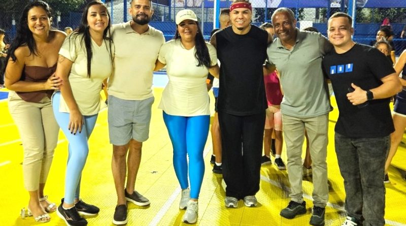 Bailarino da cantora Ludmilla, Marcello Mello, agitou a Vila  Olímpica de Belford Roxo com muita dança e coreografias