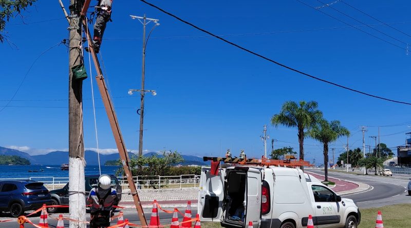 Enel Rio remove ‘GATOS’ de energia em estabelecimentos comerciais de Angra dos Reis