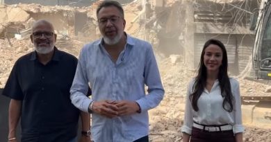 Prefeito Canella e vice-prefeita acompanharam demolição de prédio onde será construída a Rodoviária de Belford Roxo no Centro