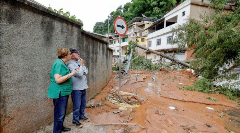 Lula assina MP que libera R$ 266,5 milhões para apoio a famílias atingidas por desastres em MG