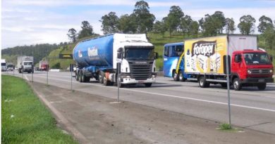 Governo e caminhoneiros fecham acordo e evitam paralisação nacional