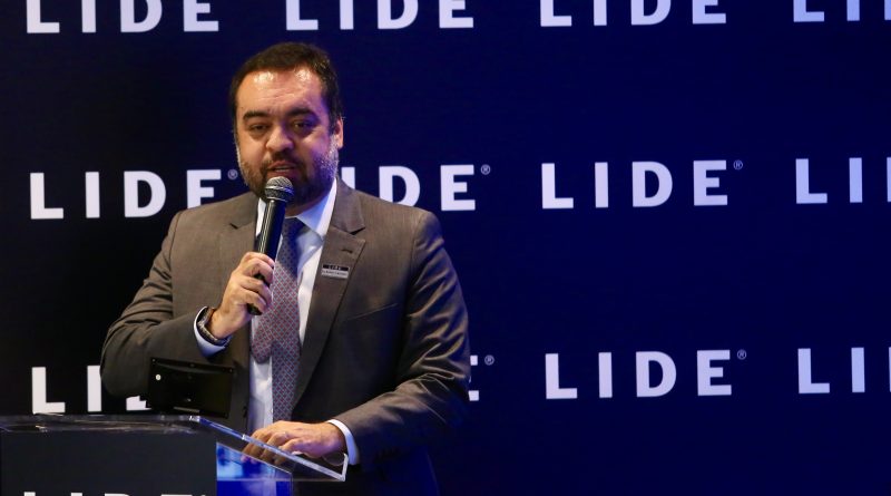 Cláudio Castro destaca recorde de investimentos no Rio de Janeiro e liderança energética durante seminário empresarial em São Paulo