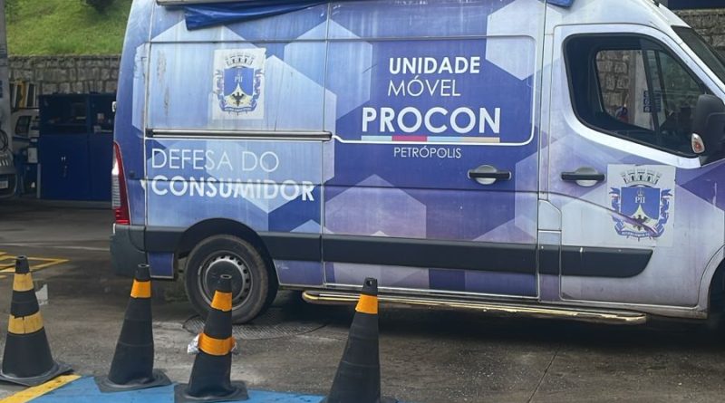 Procon fiscaliza os postos de combustíveis de Petrópolis