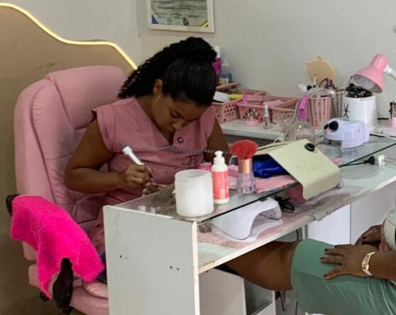 Com água tratada, moradora da Baixada Fluminense transforma sonho em negócio