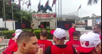 Torcida passa a monitorar festas dos jogadores do Flamengo e impõe ‘toque de recolher’