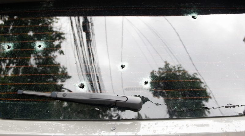 Dois suspeitos morrem e um terceiro fica ferido em confronto com a PRF próximo ao Sambódromo