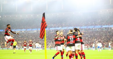 Em noite de reencontros, Flamengo vence o Cruzeiro no Maracanã
