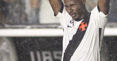 No primeiro jogo com Renato Gaúcho, Vasco vence o Palmeiras de virada e deixa o Z-4