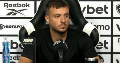 Anselmi desabafa após protestos da torcida: ‘Quando a equipe perde, o treinador é burro’