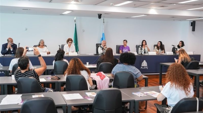 ALERJ debate projeto que i coui maternidade como critério para concessão de bolsas de ensino e pesquisa