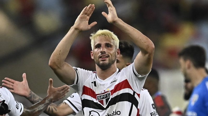 Flamengo monitora Calleri e pode investir R$ 183 milhões em novo centroavante