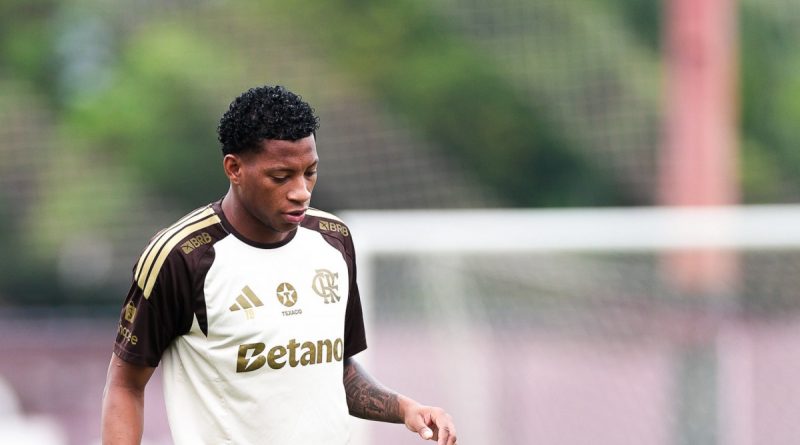 Flamengo avalia negociar Plata após a Copa do Mundo