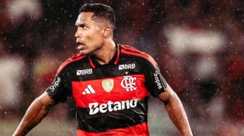 Flamengo pode ter retorno de Alex Sandro na estreia da Libertadores