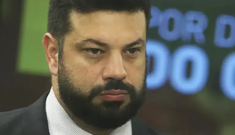 Leonardo Picciani se desfila do MDB e articula filiação em partido da base de Lula